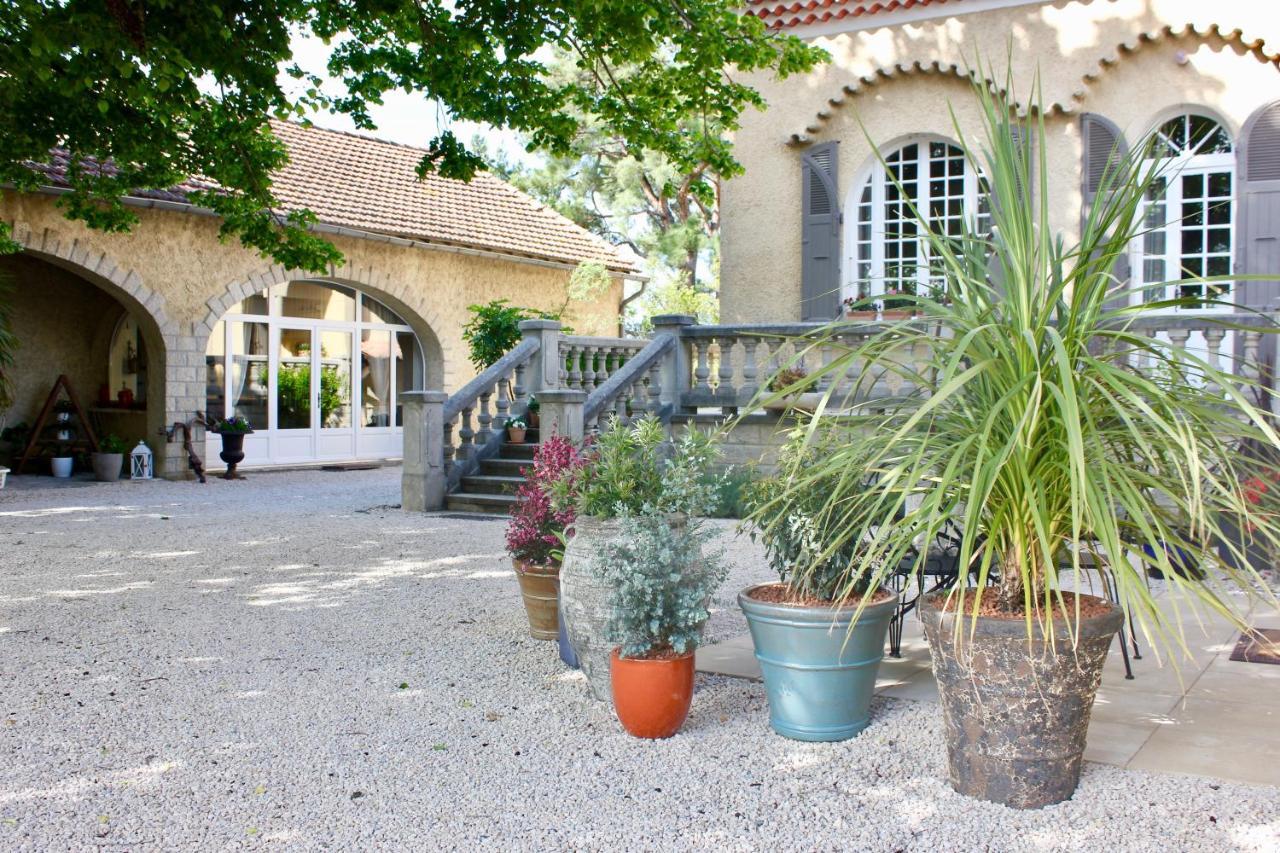 Le Clos Vitis Violès Extérieur photo