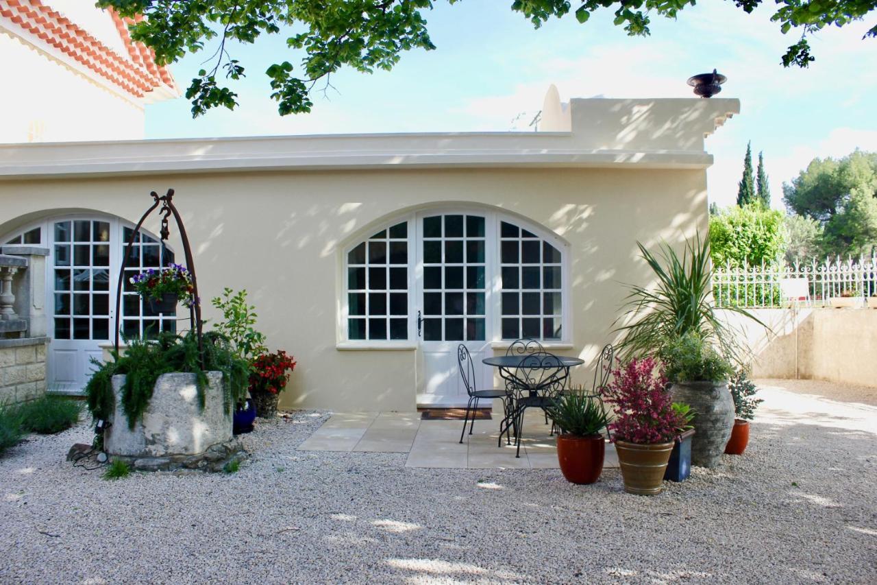 Le Clos Vitis Violès Extérieur photo