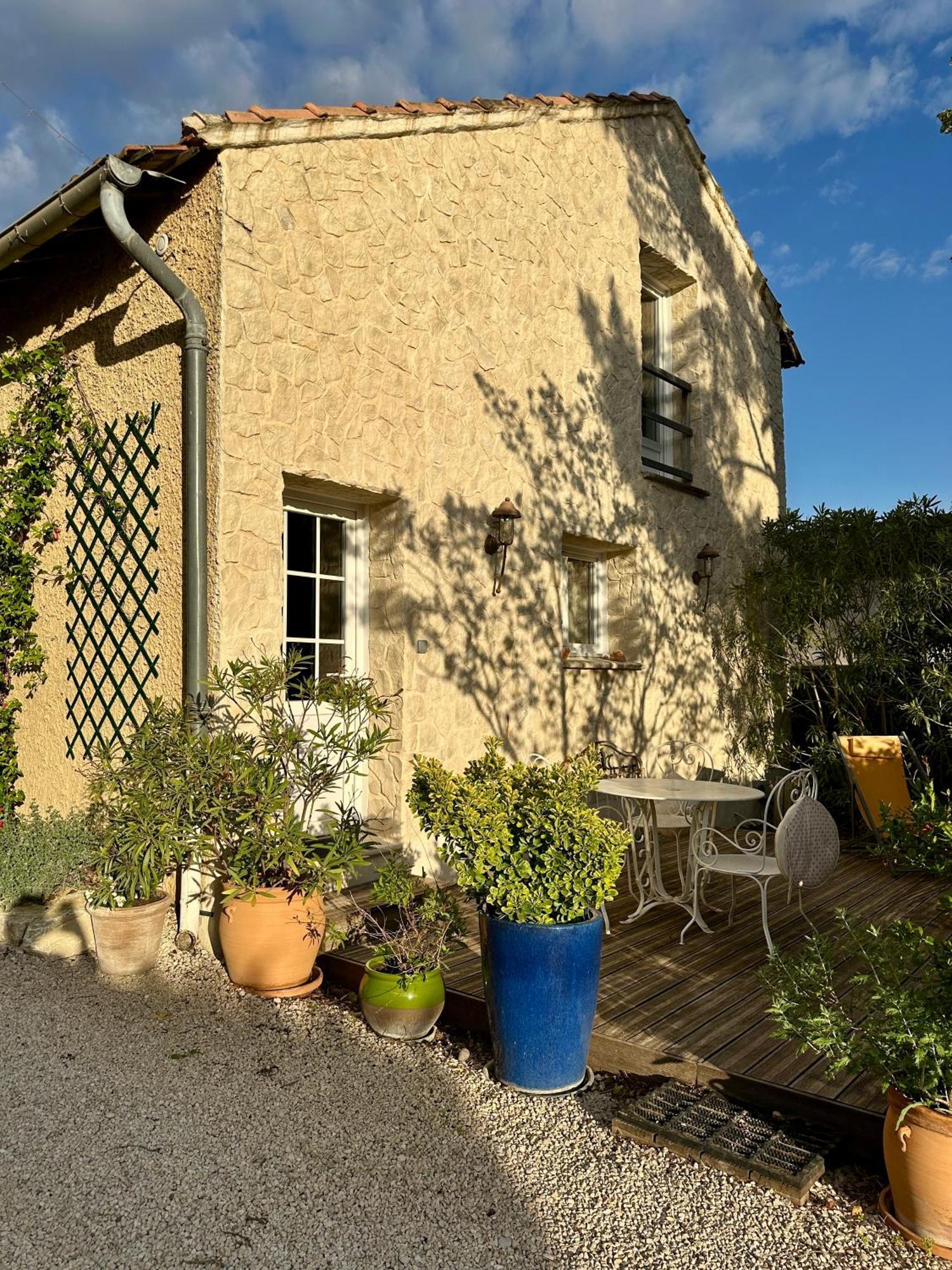 Le Clos Vitis Violès Extérieur photo